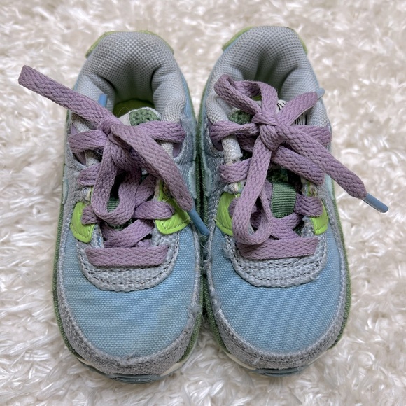 NIKE || Unisex Kids Air Max 90 SE Sun Club Athletic Shoe (6C) - Picture 4 of 8